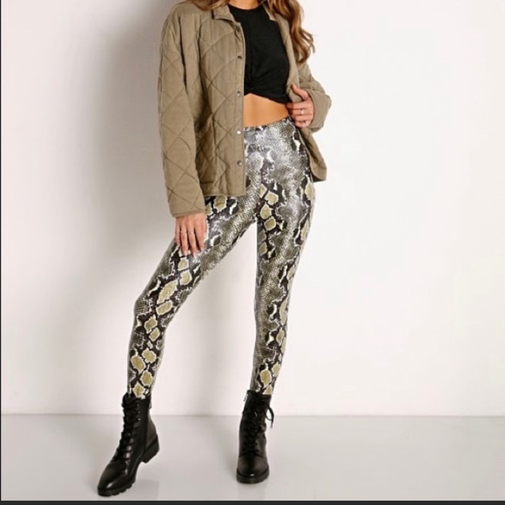 Commando Legwear Faux Leather Animal Leggings - Olive Snake